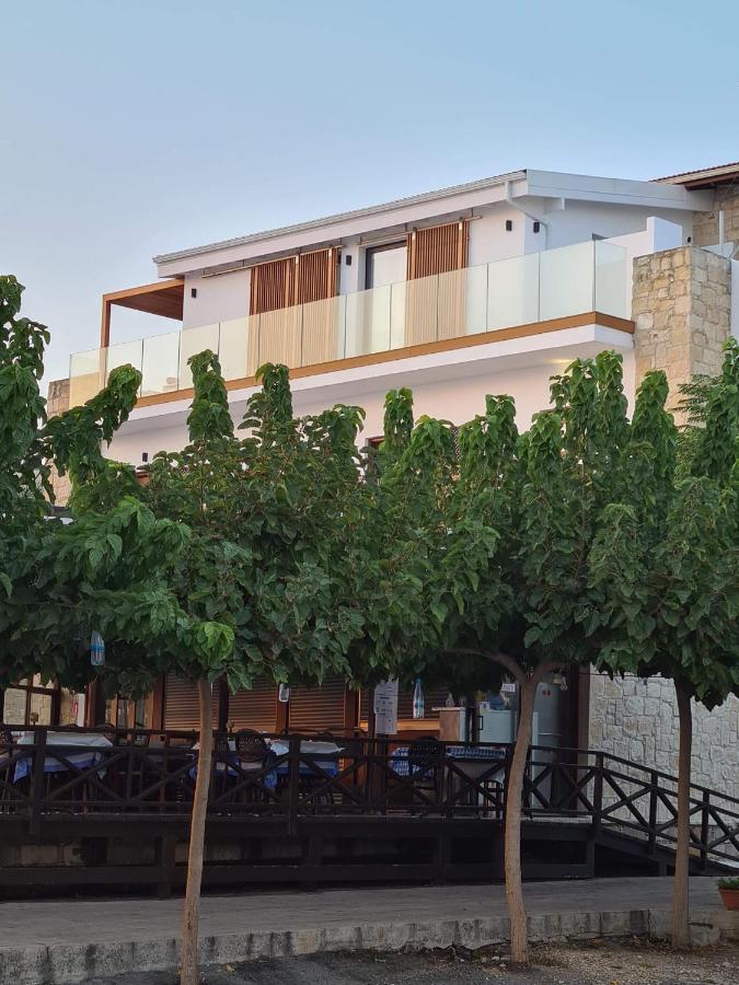 Y & P Latchi Hotel Экстерьер фото