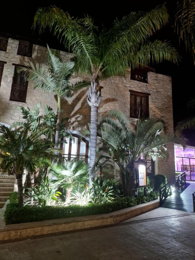 Y & P Latchi Hotel Экстерьер фото